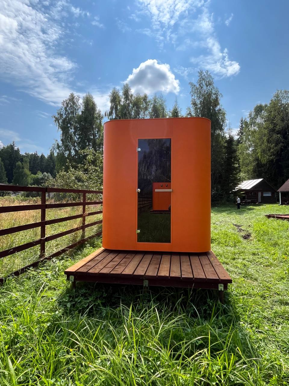 Вход в апидомик APIS HOUSE